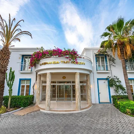 منتجع لابراندا تي إم تي 5*